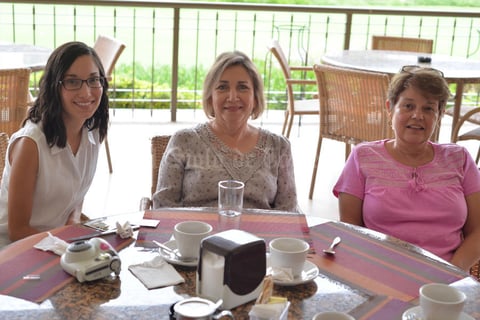 19082016 Pamela, Beatriz y Maye.