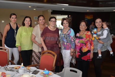 19082016 Lily, Maricarmen, Carmen, Hilda, Mika, Consuelo, Sofía y Carmelita.