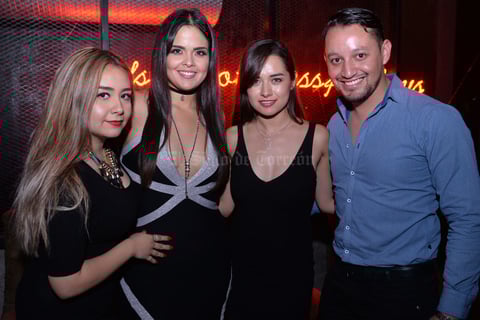 Sol, Carolina, Thelma y Javier