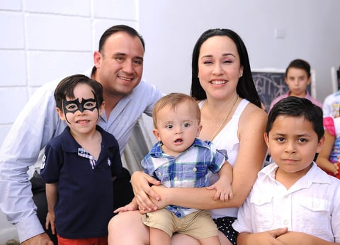 Fernando, Luis Fernando, Angélica, Alex y Diego