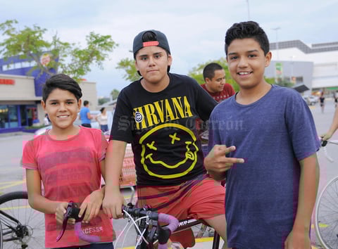23082016 Kevin, José y Adrián.