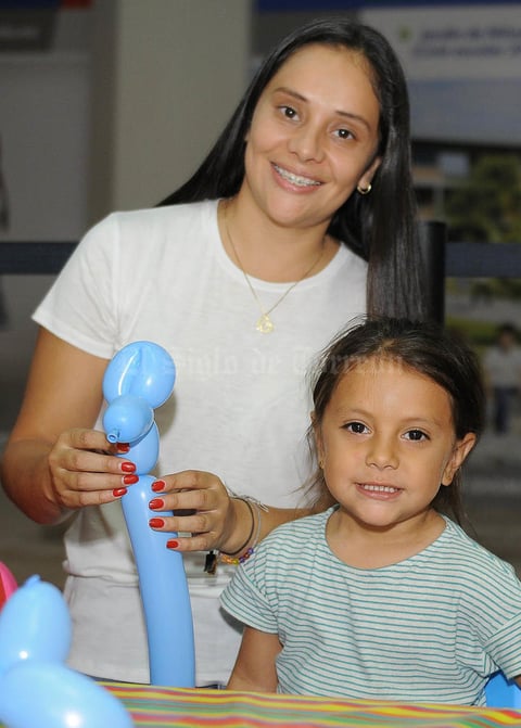 23082016 Carolina y Abdala.