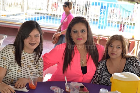 26082016 Lizbeth, Marya y Paty.