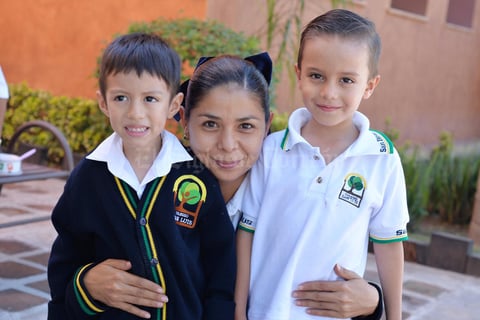 26082016 Kalep, Carmela y Emiliano.