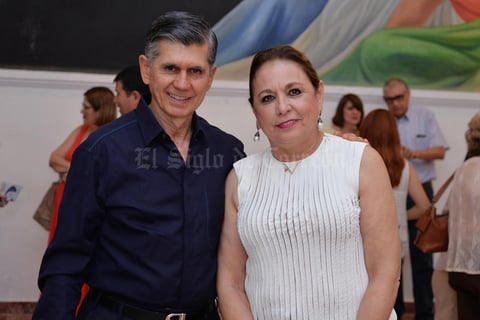 26082016 EN EL TEATRO.  Jaime y Sofía.