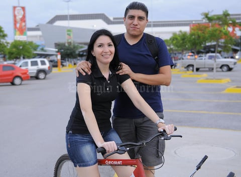 26082016 Karla y Miguel.
