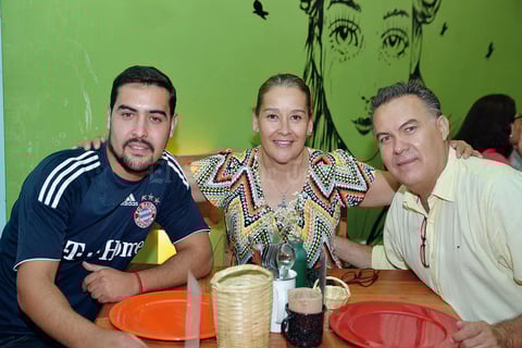 29082016 Ernesto, Gloria y Ernesto.