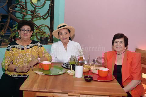 29082016 María Asunción, Elena Alicia y Elvira.