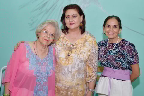 29082016 María de Lourdes Bañuelos, Naima Papadópulos y Pecky Webb.
