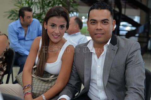 28082016 Berenice y Neto.