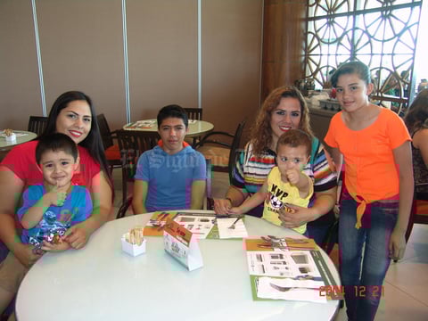 31082016 Dayana, Valeria, Mariana, Francisco, Andrea, Oliver, Marcela, Blanca, Fredy, Gael, Rodrigo, Santiago y Diego.