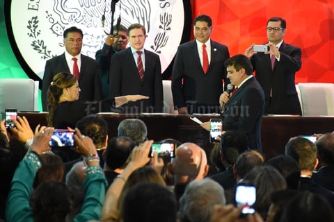 Leticia Herrera sucede a José Miguel Campillo en la presidencia de Gómez Palacio.