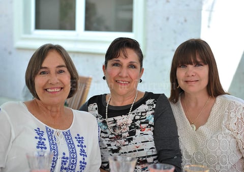 02092016 Claudia, Pita y Tita.