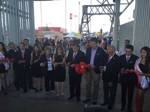 En la inauguración del evento estuvieron presentes el alcalde Miguel Ángel Riquelme Solís; Miguel Mery Ayup, primer regidor del Ayuntamiento; el director del Sistema para el Desarrollo Integral de la Familia (DIF) a Jaime Bueno Zertuche, en representación del Gobernador Rubén Moreira; así como el director del comité organizador de la feria Arturo Bejarano; y Rogerio Manjarrez Clenow, presidente del Club Rotario de Torreón.