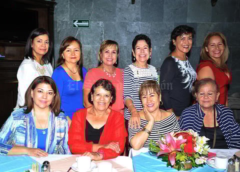 04092016 FELIZ CUMPLEAñOS.  Tere León de Trujillo con sus amigas.
