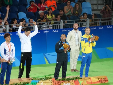 El atleta mexicano Eduardo Ávila conquistó la medalla de oro en los Juegos Paralímpicos de Brasil 2016 tras vencer al surcoreano Jungmin Lee en la final de judo en la categoría de 81 kilogramos por marcador de 1-0