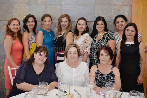 10092016 Mamá y hermanas de Lupita.