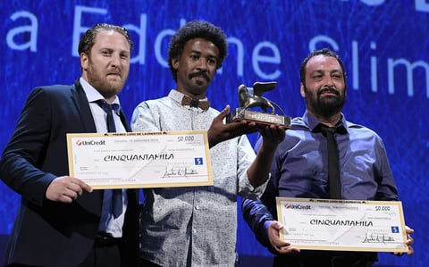 Premio Luigi di Laurentiis a la mejor ópera prima: Akher wahed Fine (The last of us) de Ala Eddine Slim.