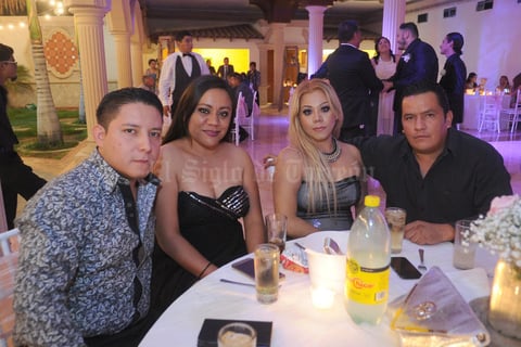 11092016 EN PAREJAS.  Cristóbal, Mónica, Ana Isabel y Omar.