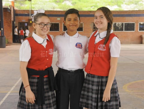 12092016 Mary Tere, Alejandro y Barbie.