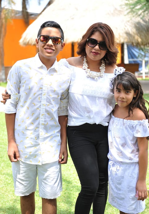 12092016 Jorgito, Mayra y Alexa.
