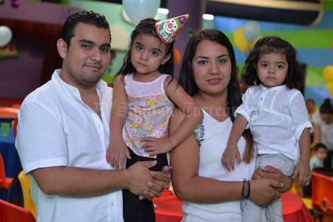 11092016 EN FIESTA INFANTIL.  Alexandro, Alexandra, Estefanía y Oly.