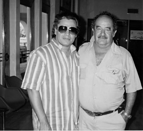 11092016 El recién fallecido Juan Gabriel con Earl Amozurrutia Olvera, hace algunos años.