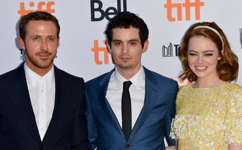 Ryan Gosling, Damien Chazelle  (director) y Emma Stone, protagonistas del filme a su llegada al festival.