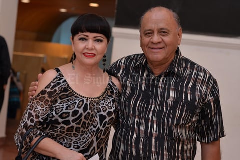 15092016 EN PAREJA.  Lupita y René.