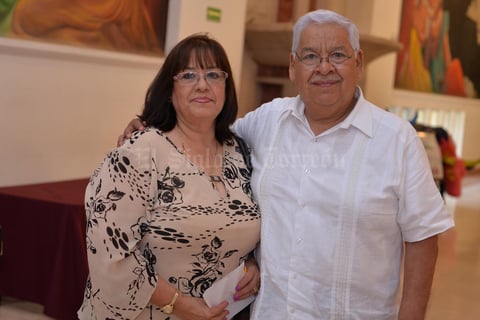 15092016 EN EL TEATRO.  Mary y Alejandro.
