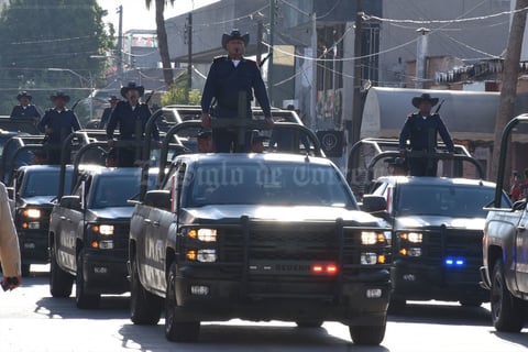 Elementos de distintas corporaciones policiacas acudieron al desfile.