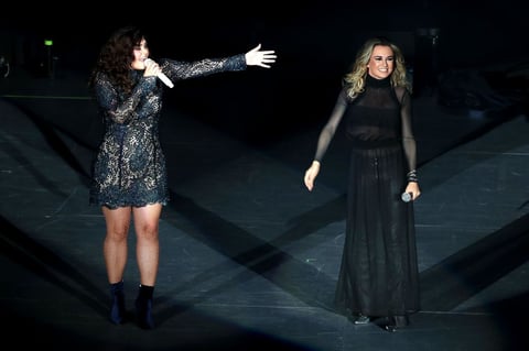 La originaria de Hermosillo, Sonora, recibió el espaldarazo de la también intérprete María José exKabah, con la que cantó a dueto Lo que son las cosas.