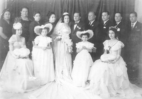 18092016 Boda de Sr. Lauro Martínez (f) y Srita. Ana Velázquez (f) el 5 de noviembre de 1950 en la Iglesia de Guadalupe de Gómez Palacio, Durango.