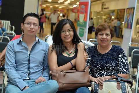 18092016 Isaac, Alida y María Esther.
