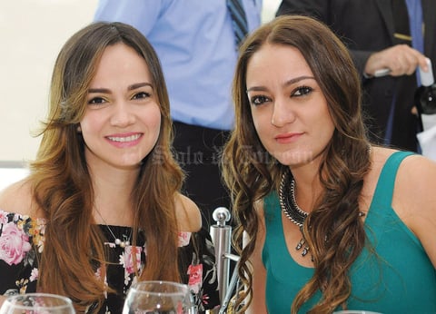 18092016 EN CELEBRACIóN.  Daniela y Marlene.