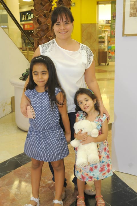 19092016 Marifer, María José y Pilar.