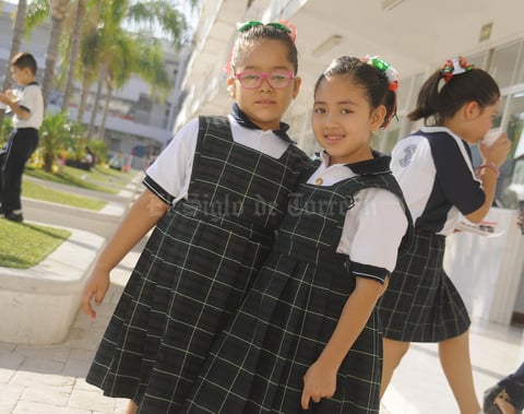 18092016 Ana Fer y Daniela.