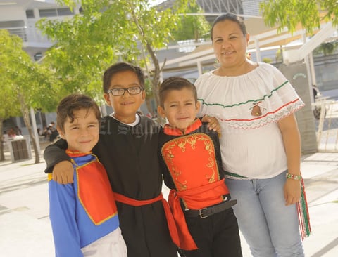18092016 Jenny, Laura, Sofía y Gloria.