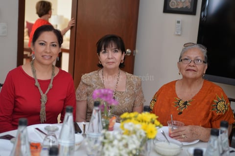 Gloria, Mayela y Alma Rosa