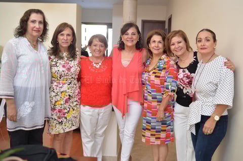 Paty, Pily, Lety, Rosa, Lety, Laura y Lupita