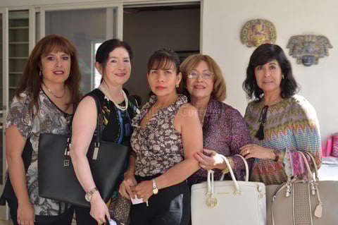 Tita, Alicia, Martha, Rosy y Olivia