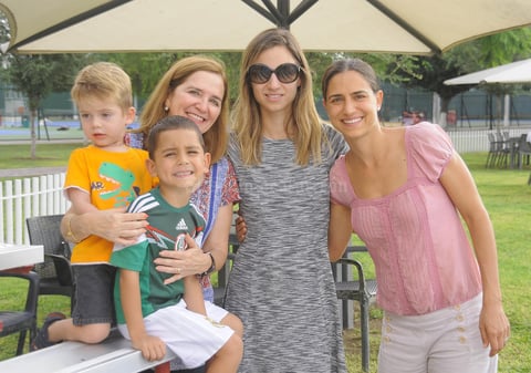 Dany, Mary Gaby, Cecy, Rogelio y Guillermo