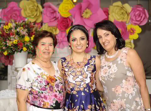 Gaby con Gaby Zorrilla y Juanita de la Torre