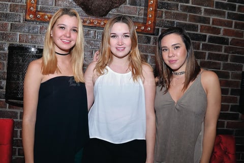 20092016 EN EL ANTRO.  Paulina, Sandra y Cristy.
