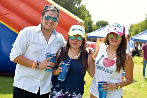 20092016 EN RECIENTE EVENTO.  Carlos, Maribel y Katia.