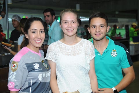 21092016 Odette, Sofía y Manuel.