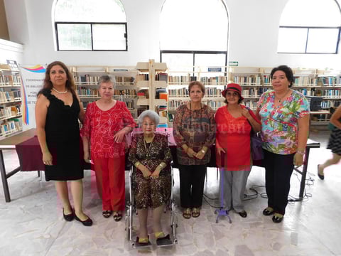21092016 VELADA LITERARIA.  Blanca, Antonia, María del Socorro, Irma, Leticia y Mary Lola.