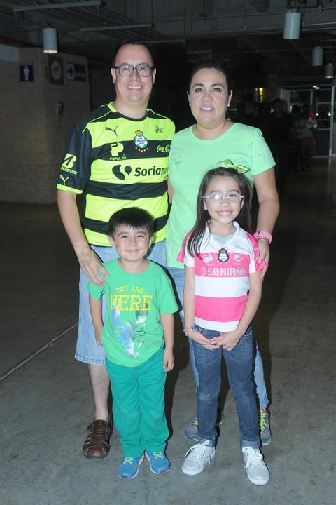 21092016 Familia de la Cruz Torres.