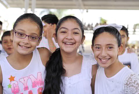 22092016 Valeria, Andrea y Sara.