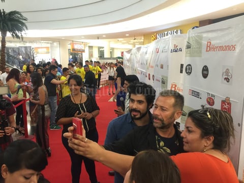 Laguneros convivieron con Juan Manuel Bernal y José Ángel Bichir en la alfombra roja.